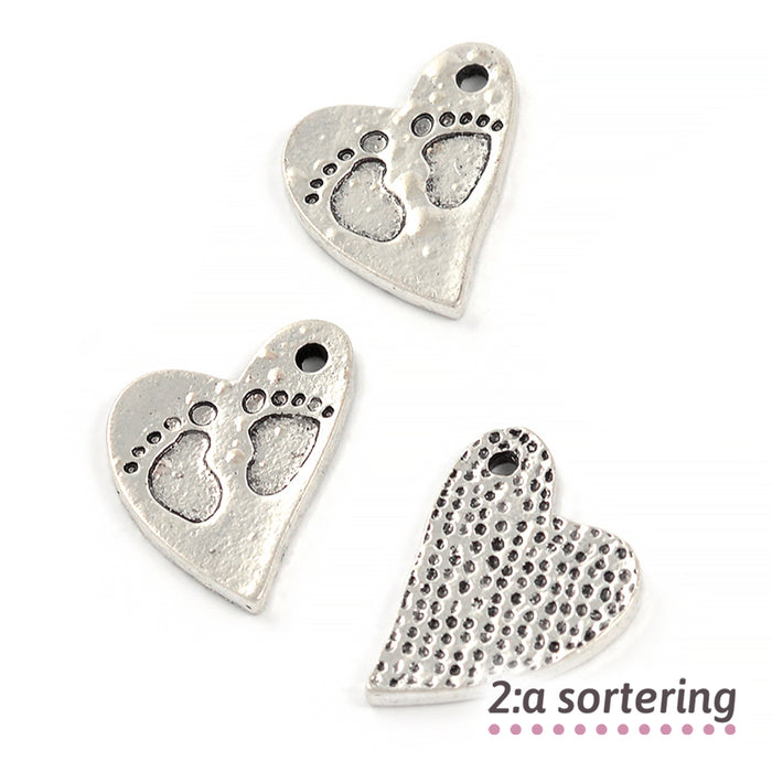 Berlock, hjärta med babyfötter, antiksilver, 16x19mm, 3st – 2:a sortering