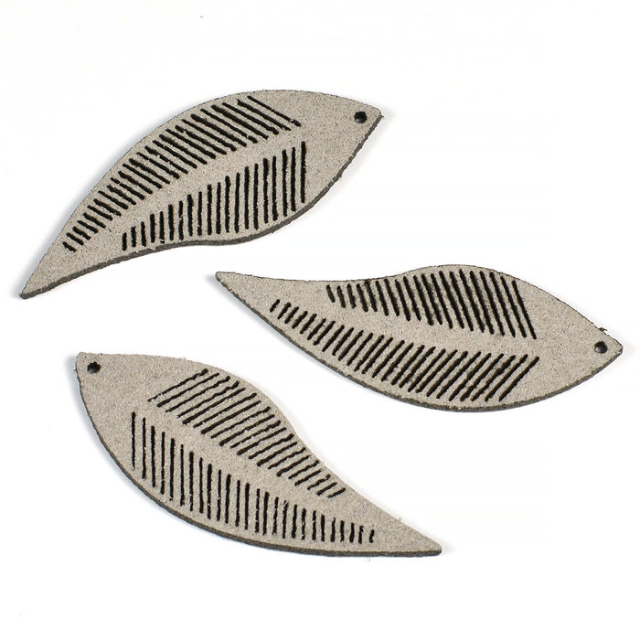 Löv berlocker i mockaimitation, 16x44mm, 10st