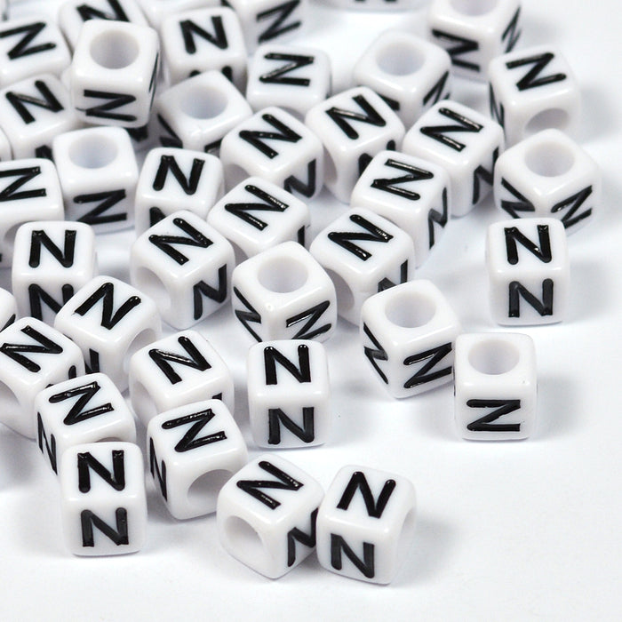 Vita bokstavspärlor, kub, 6mm, A–Z