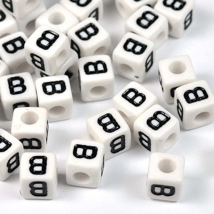 Vita bokstavspärlor, kub, 8mm, A–Z
