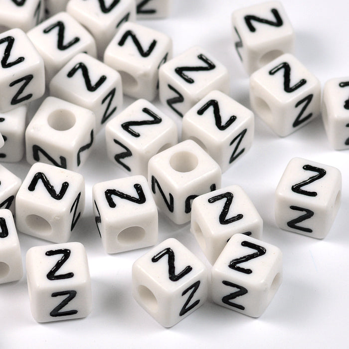 Vita bokstavspärlor, kub, 8mm, A–Z