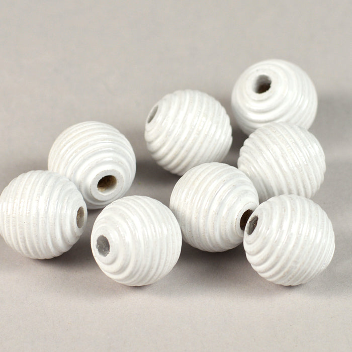 Räfflade träpärlor, 14mm, vit, 16st