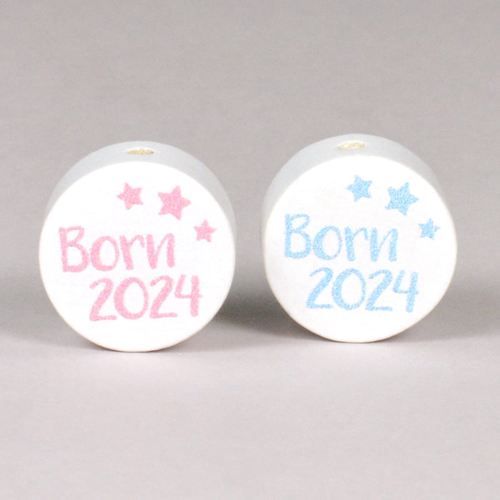 Motivperle i tre, "Born 2024"