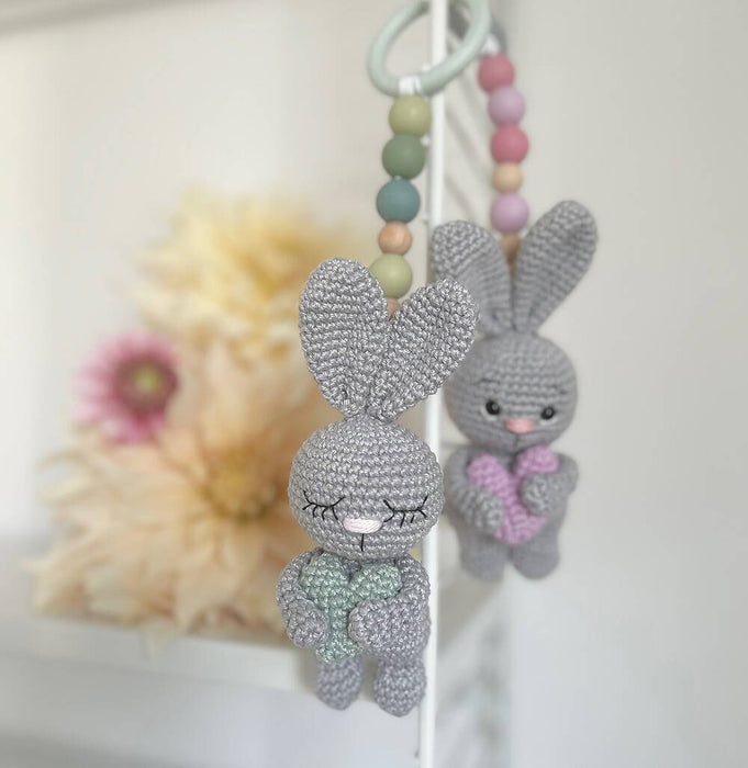 Crochet pattern, rabbit with heart