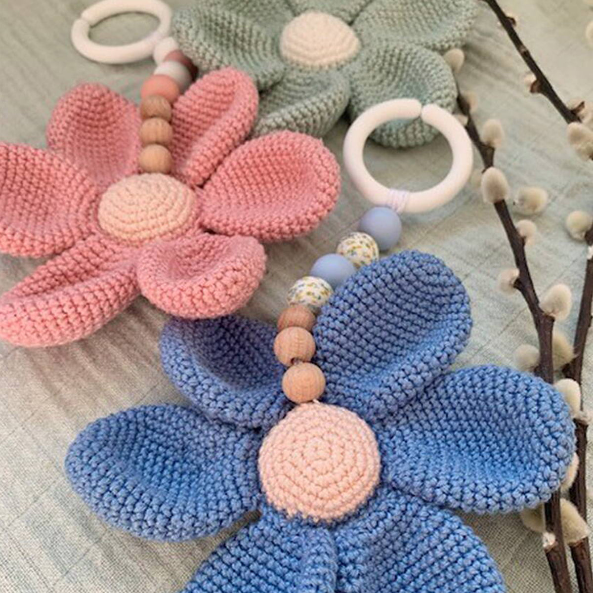 Crocheted flower pendant