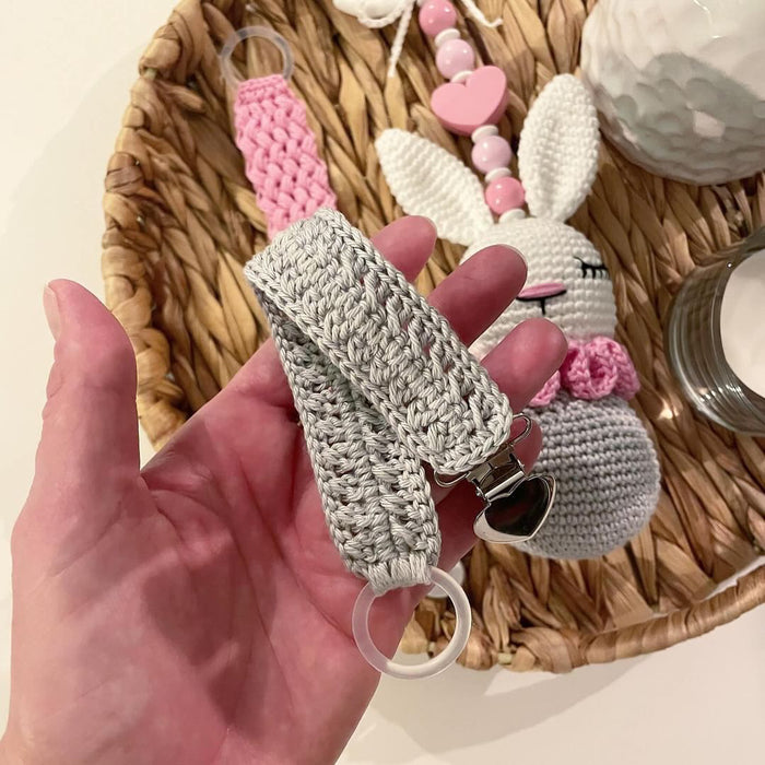 Crochet pattern, pacifier holder VIOLA