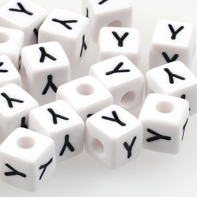 Hvite bokstavperler, kube, 10 mm, A–Z