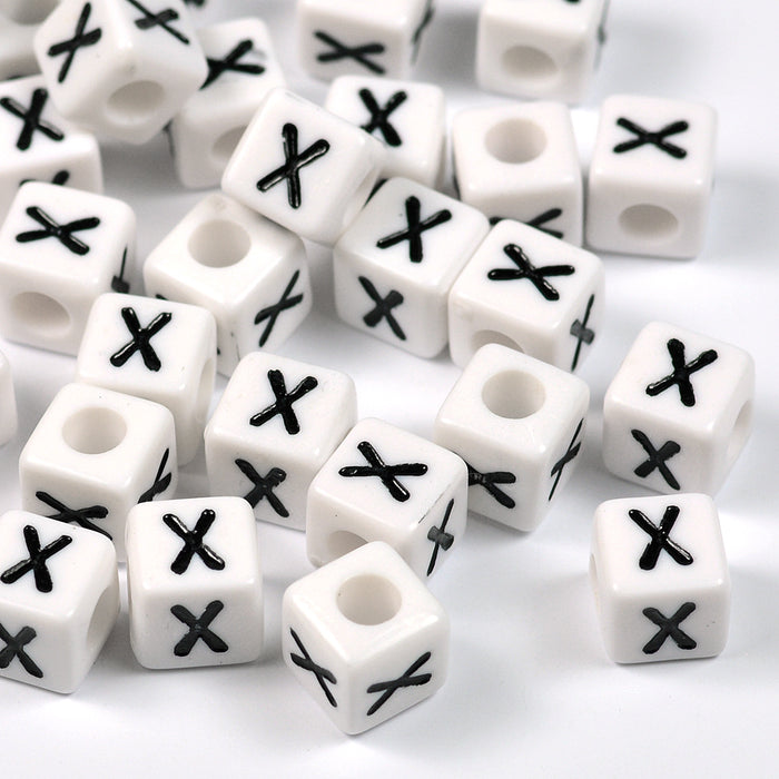 Hvite bokstavperler, kube, 8 mm, A–Z