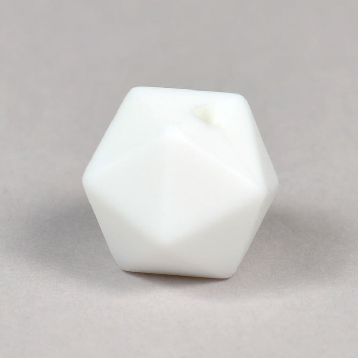 Kantig silikonpärla, vit, 16mm
