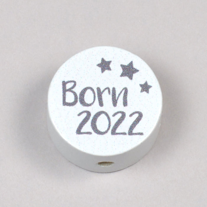 Motivperle i tre, "Born 2022"